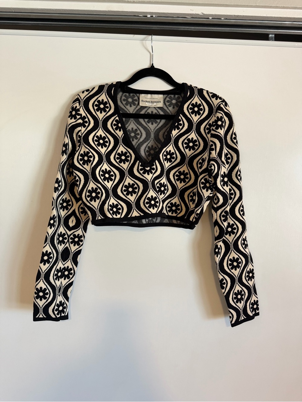 Finders keepers Quinn long sleeve crop - Picture 2 of 4